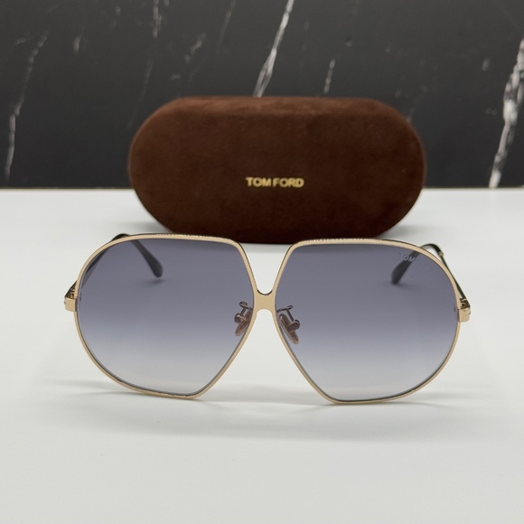 NEW TOM FORD TF785 28B WOMEN OVERSIZED SUNGLASSES TOM FORD TARA FT0785/S 28B - Picture 2 of 12
